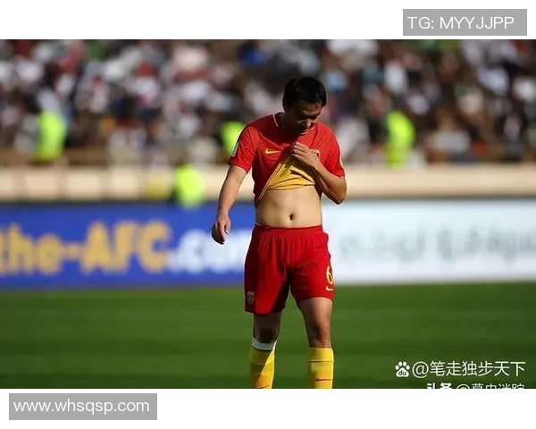 各国足球明星身材对比分析展现运动员的健美与力量之美