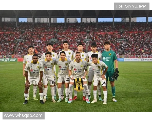 广州足球队在最新足球状态排行榜中荣登第九名展现出强劲实力与潜力